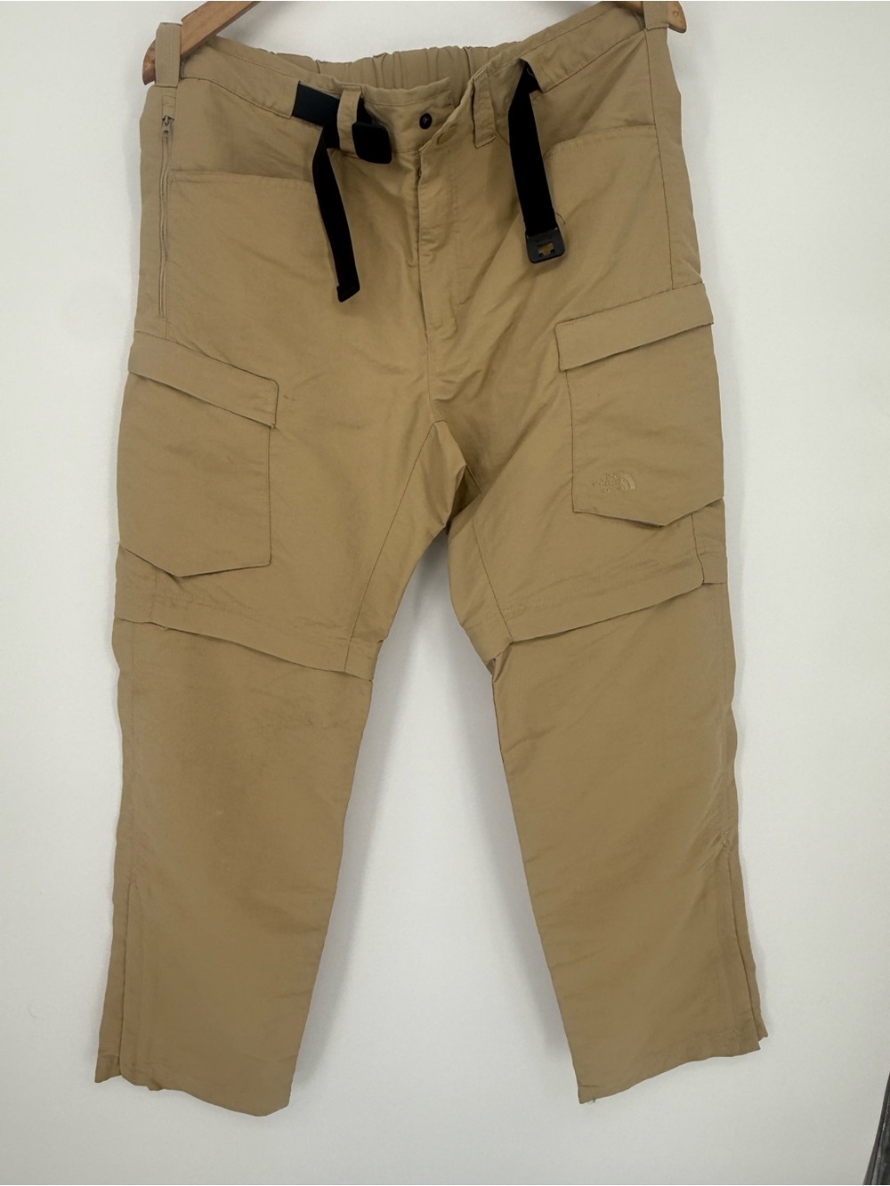 The North Face Men’s Khaki Cargo Pants with Black Drawcord size 34